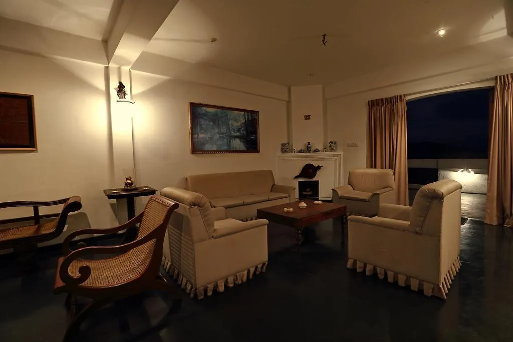 Banda Casa, Канди Отель типа 